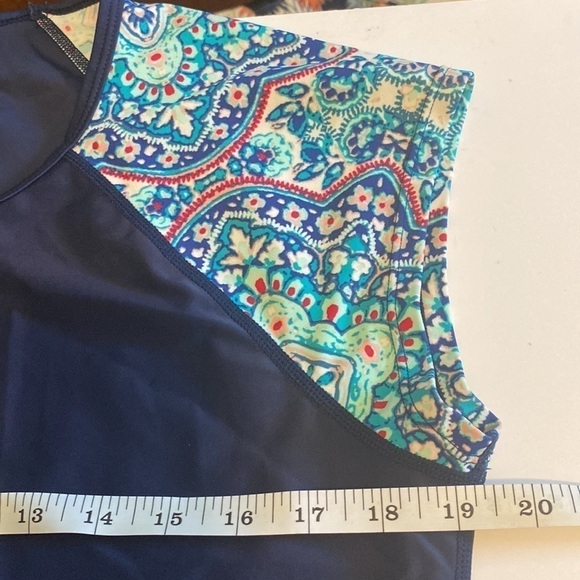 Athleta women’s short sleeve shirt, size large, navy, blue, aqua, and red - Picture 10 of 11